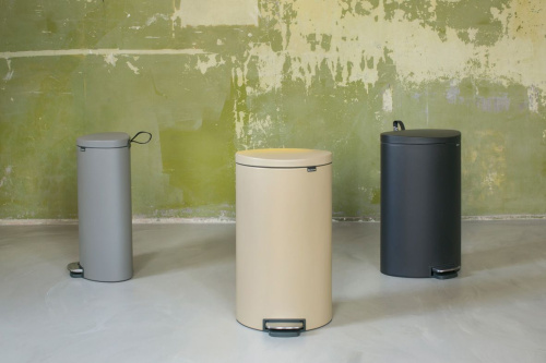 Мусорное ведро Brabantia FlatBack+ 119569 30л фото 3 Мусорное ведро Brabantia FlatBack+ 119569 30л фото 3