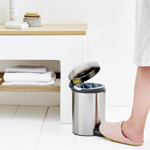 Мусорное ведро Brabantia NewIcon 112164 фото 2 Мусорное ведро Brabantia NewIcon 112164 фото 2